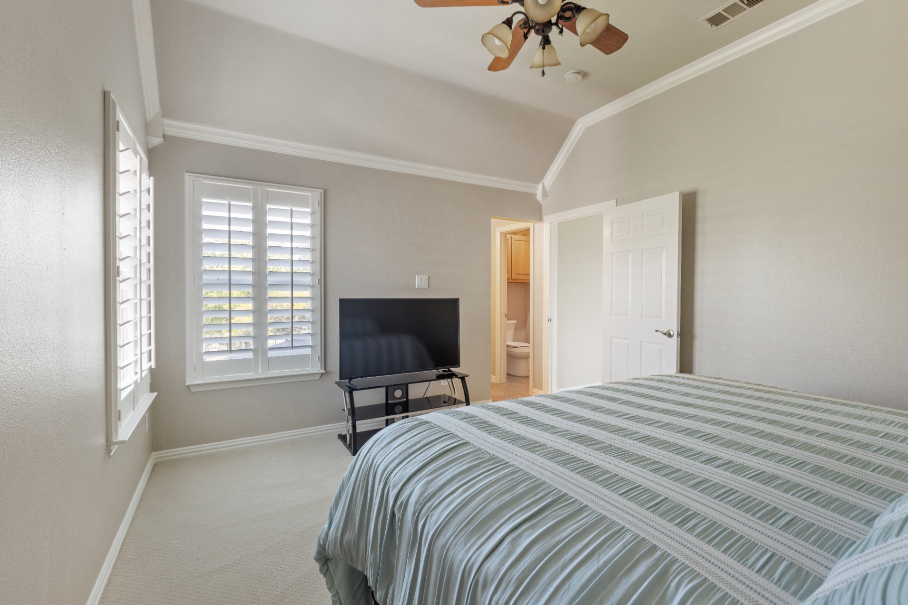 Secondary bedroom with ensuite